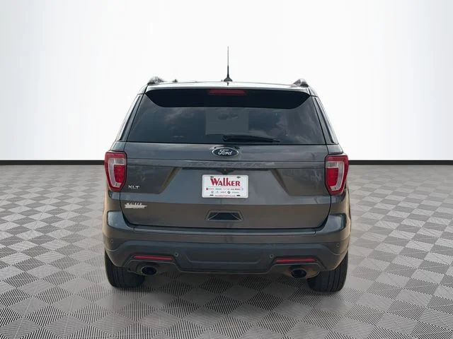 Used 2018 Gray Ford XLT image 4