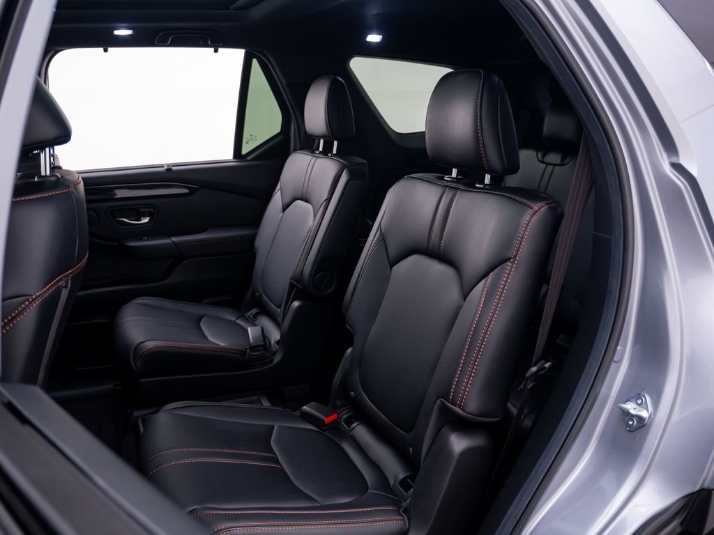 2025 Honda Pilot TrailSport - Photo 16