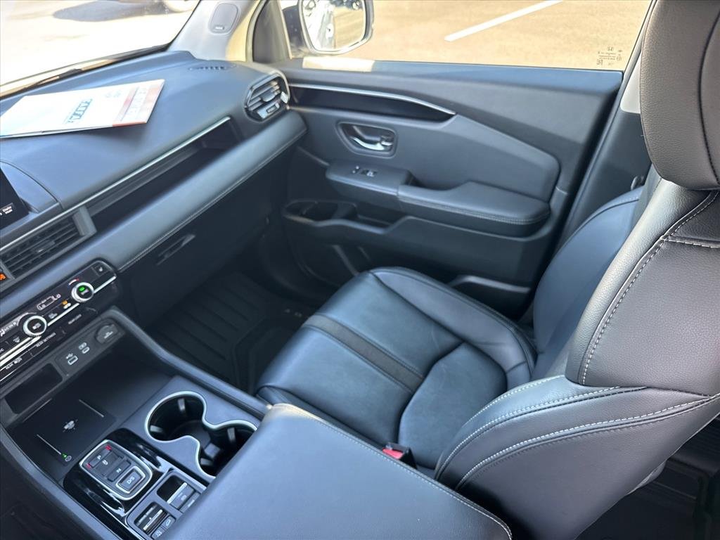 Certified Used 2025 WHITE Honda Touring image 14