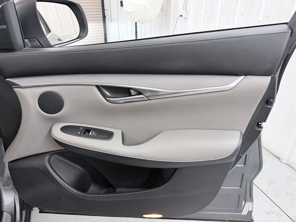 Used 2023 Gray INFINITI LUXE image 41