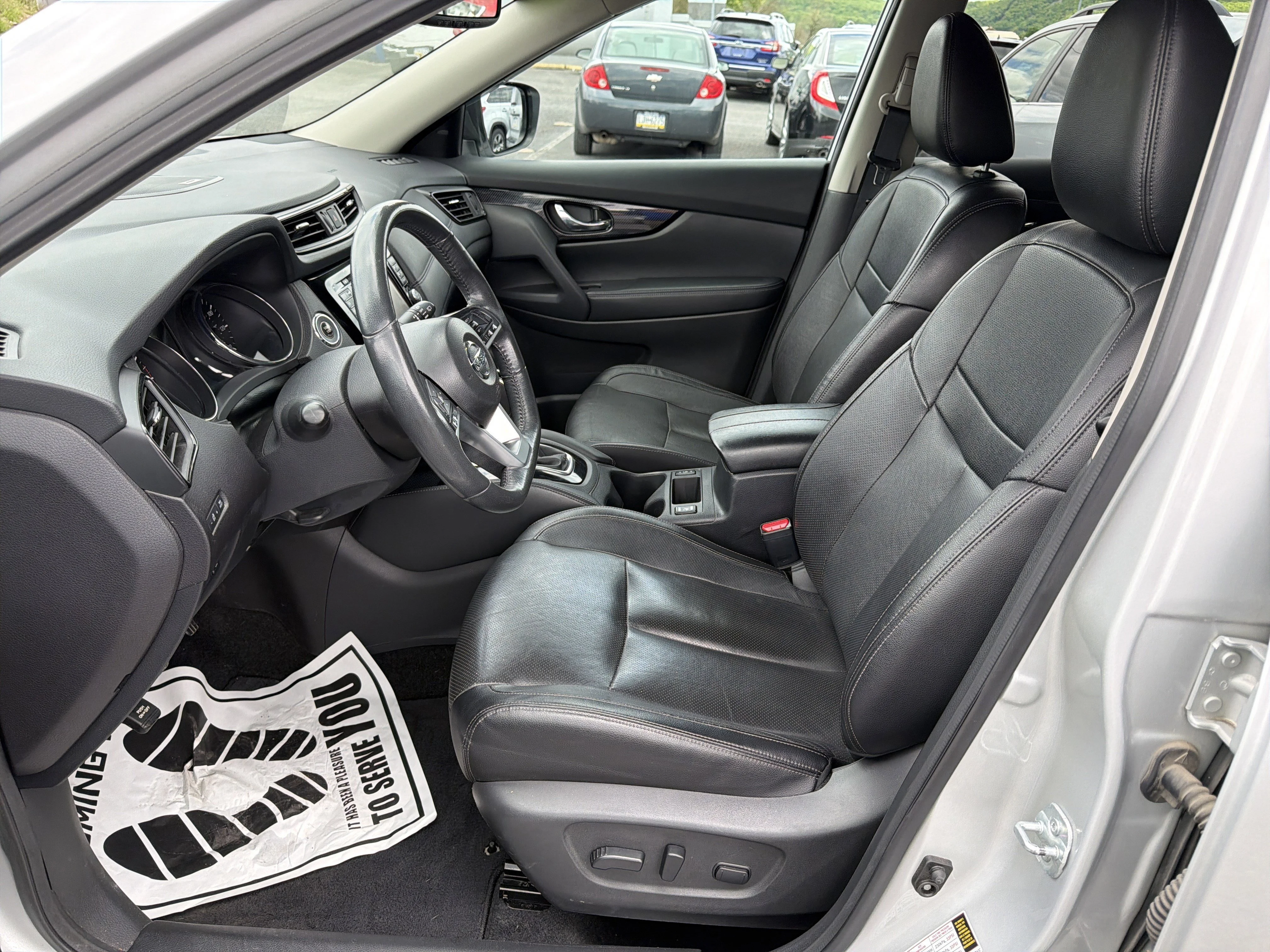 Used 2017 Brilliant Silver Nissan SL image 14