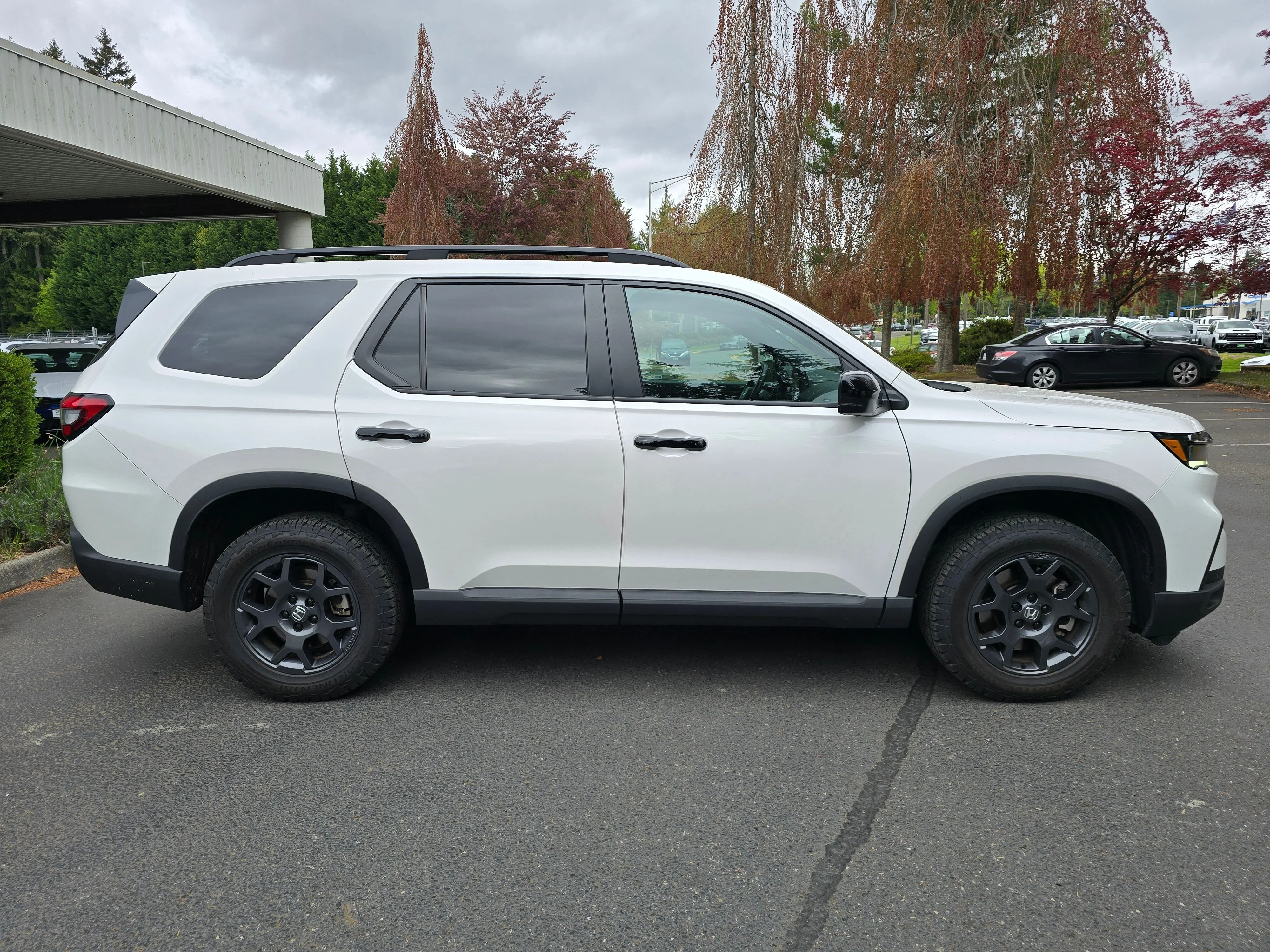 Used 2024 Platinum White Pearl Honda TrailSport image 3