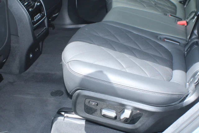 Used 2023 Brooklyn Grey Metallic BMW xDrive40i image 16