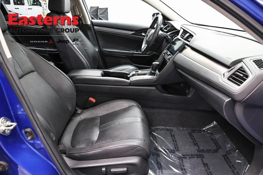 Used 2017 Blue Honda Touring image 23