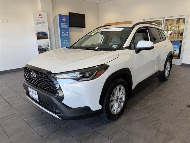 Certified Used 2023 WIND CHILL PEARL Toyota  image 51