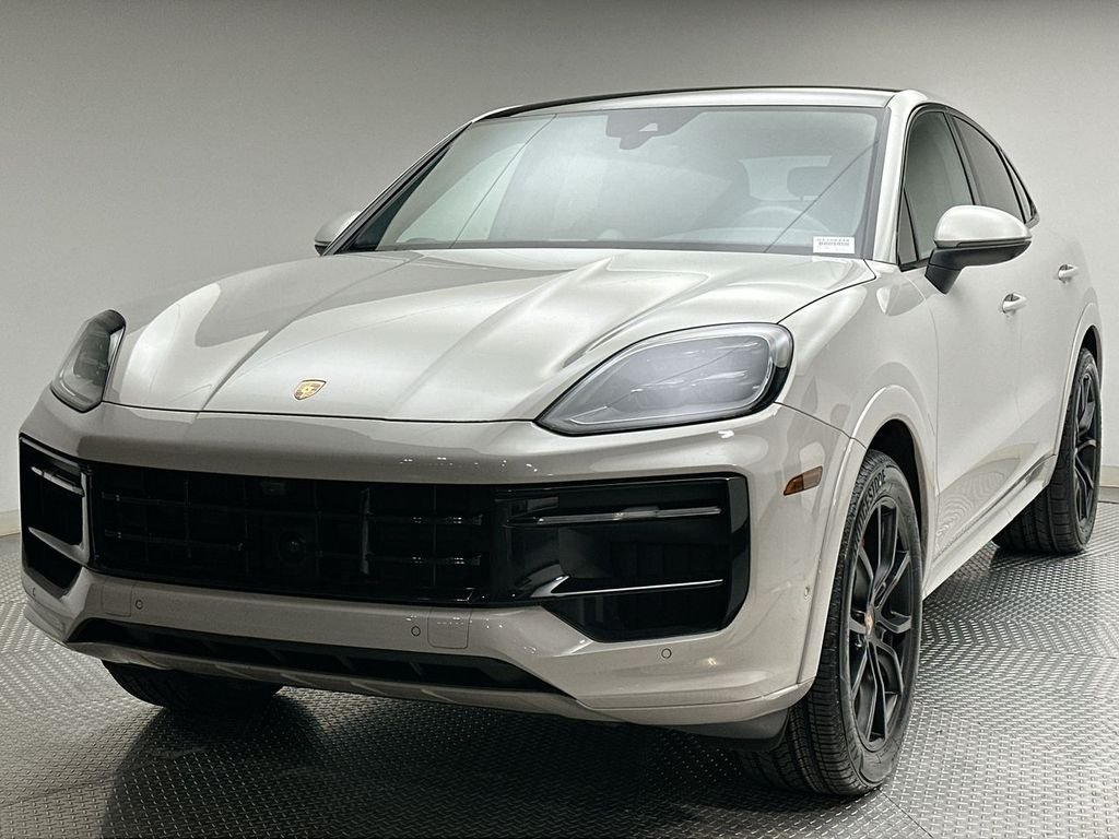 2025 Porsche Cayenne S's photo