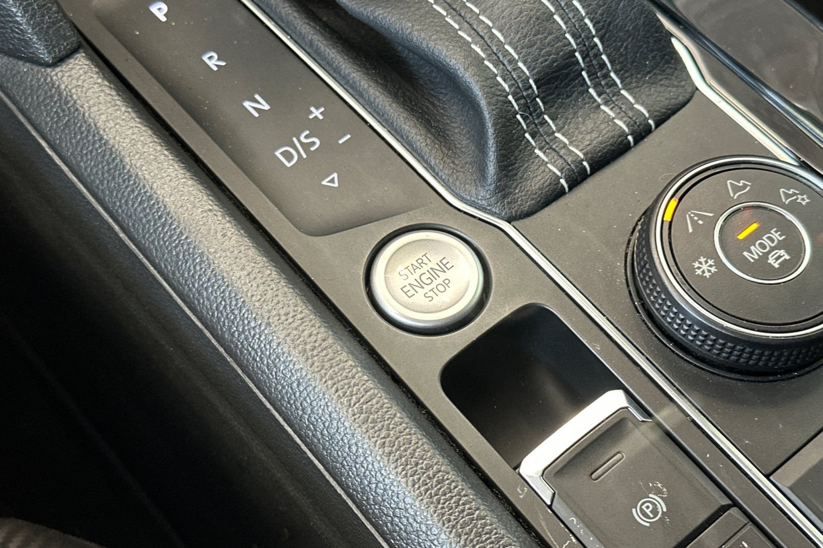 2022 Volkswagen Atlas Cross Sport SE w/Tech - Photo 22