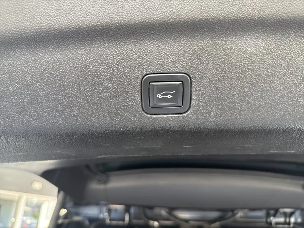 Used 2021 Blue Chevrolet LT image 11