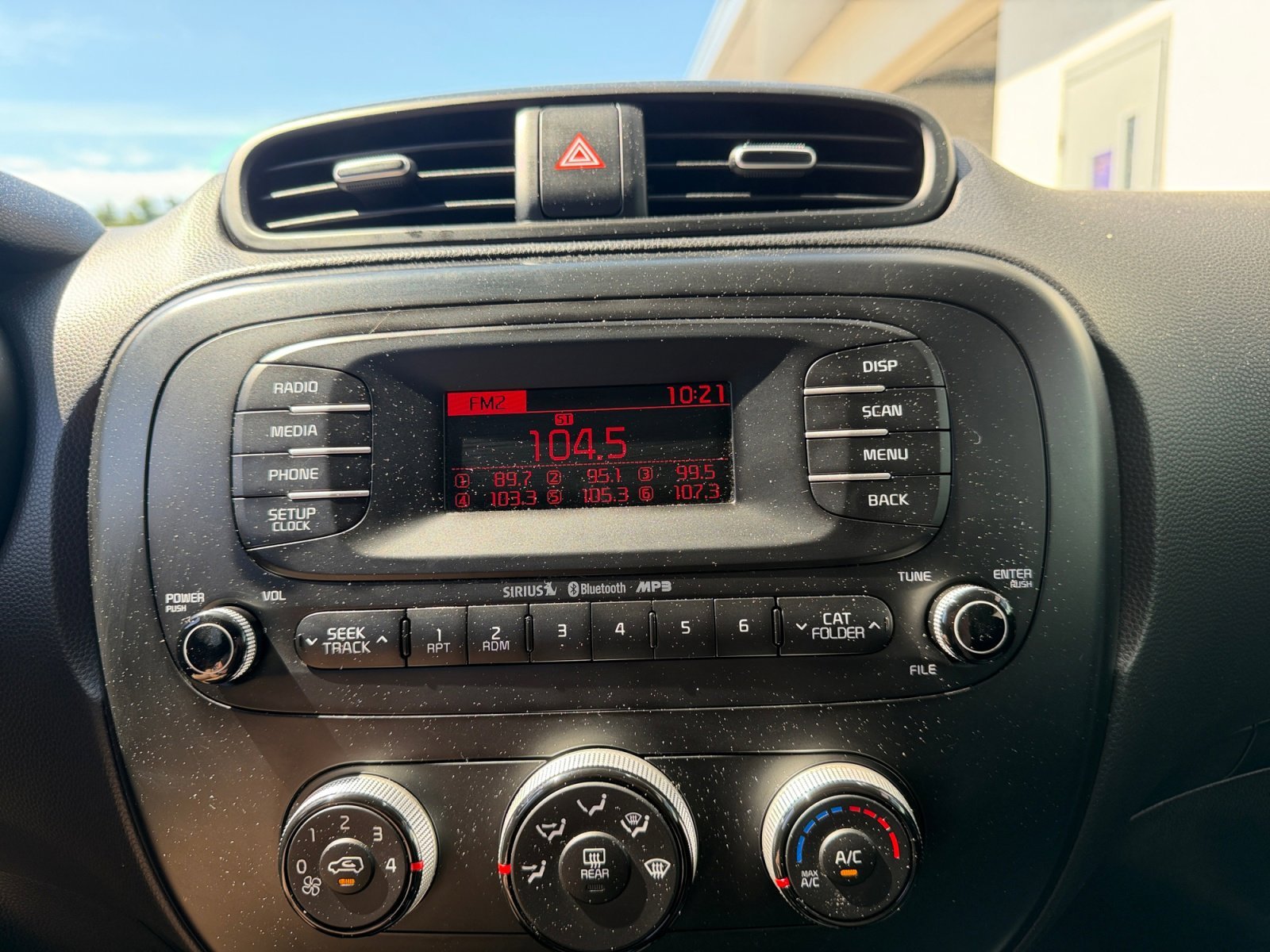Used 2015 Titanium Gray Kia Base image 19