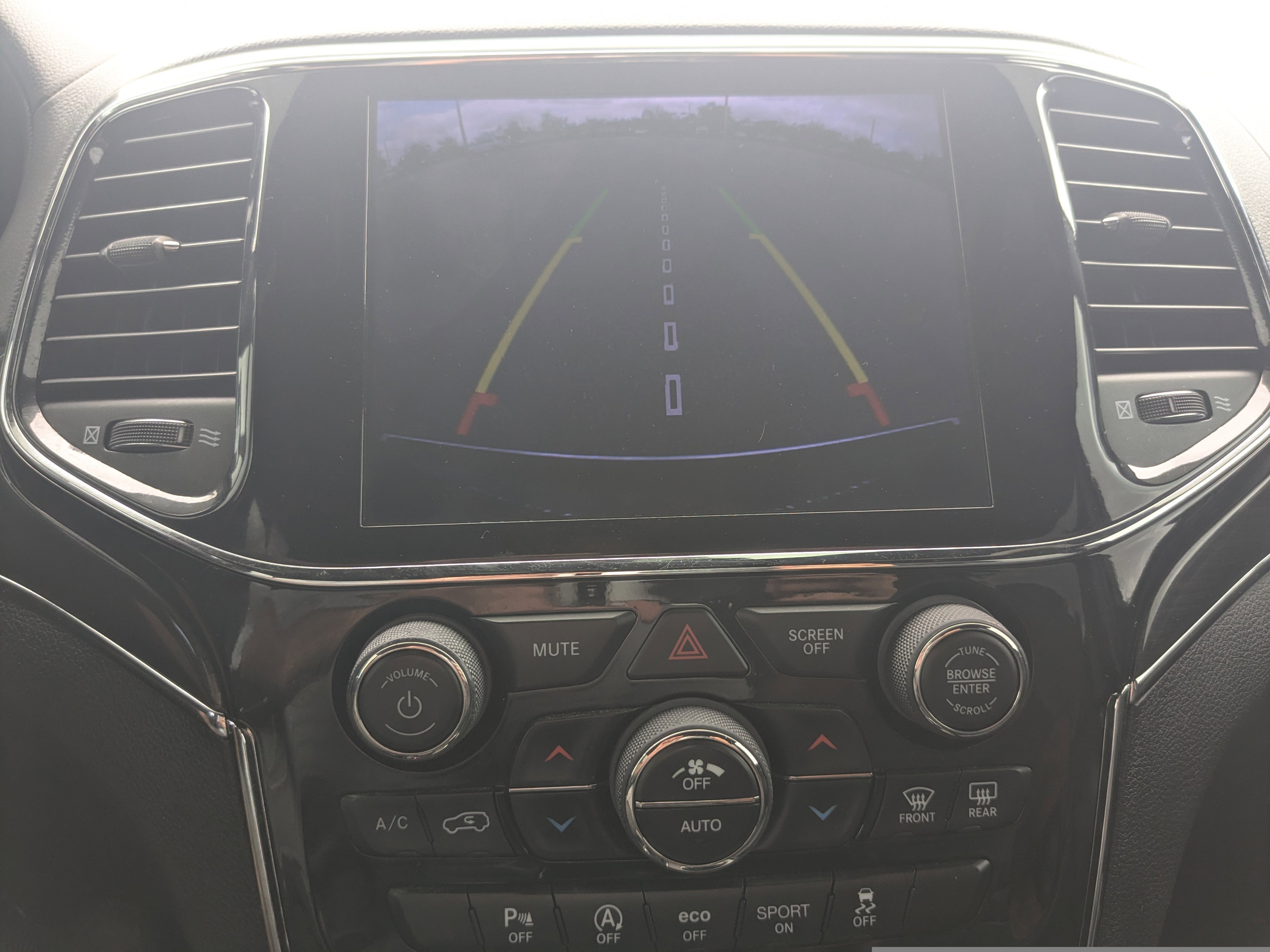 Used 2019 Granite Crystal Metallic Clearcoat Jeep Overland image 23