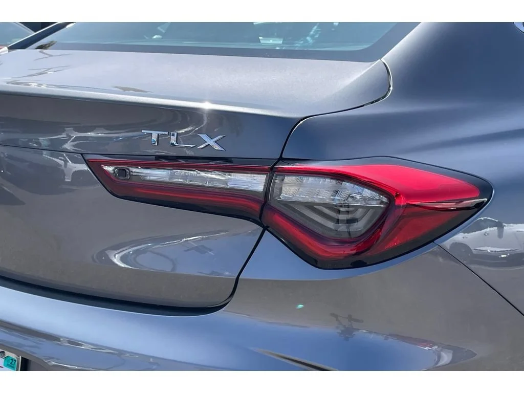 Used 2025 Liquid Carbon Metallic Acura TECH image 108