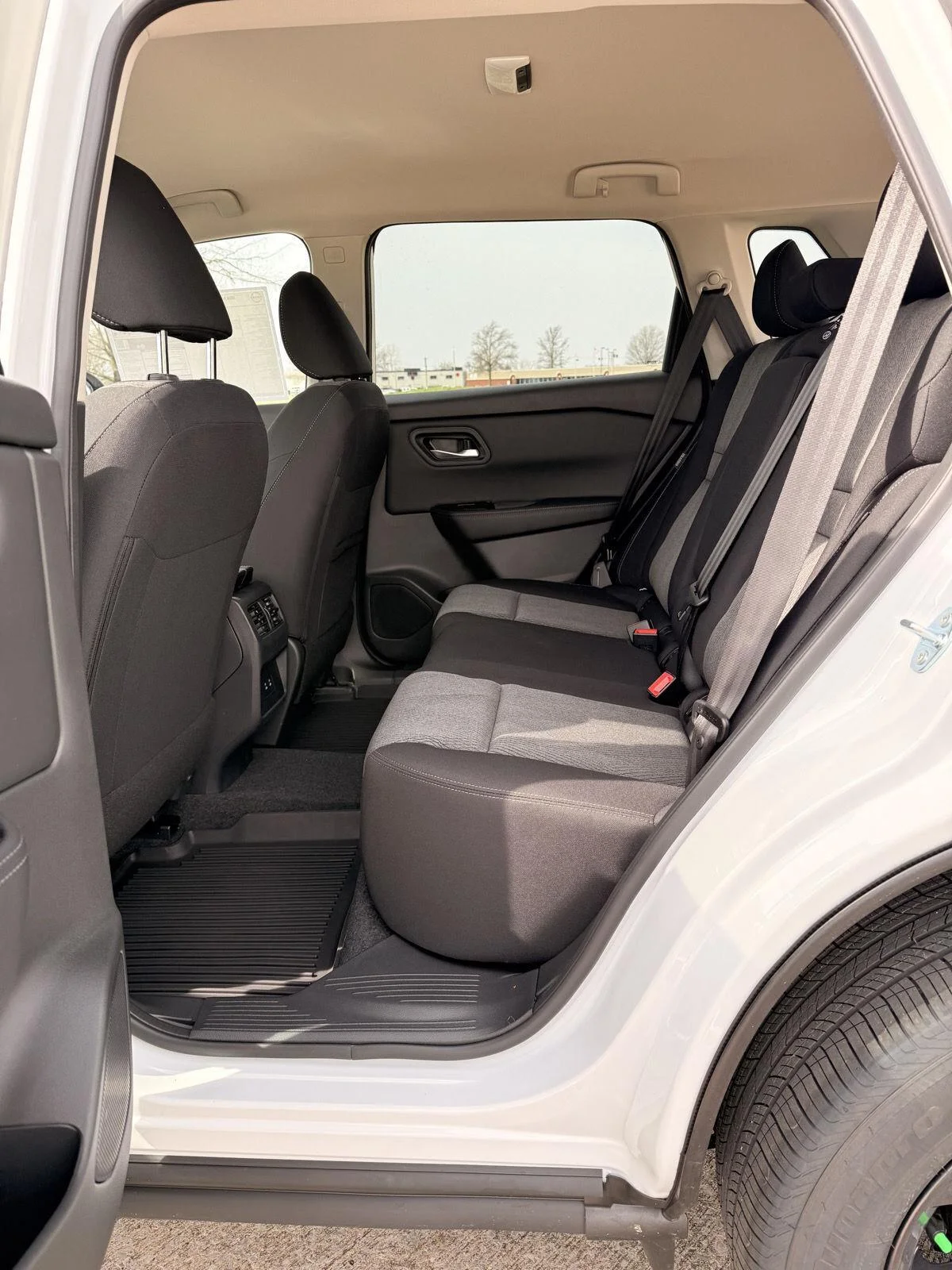 New 2026 Everest White Pearl Tricoat Nissan SV image 8