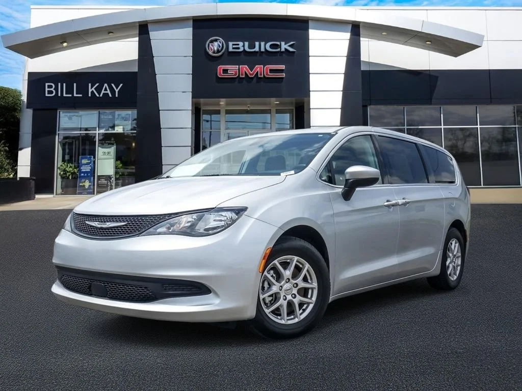 2022 Chrysler Voyager LX's photo