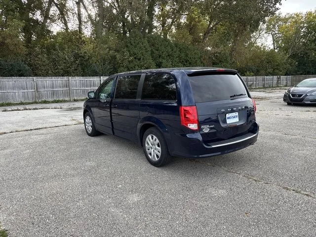 Used 2015 True Blue Pearlcoat Dodge SE image 11