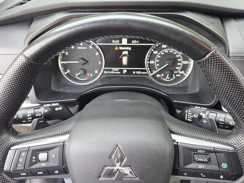 Used 2024 White Diamond / Black Mitsubishi SE Ralliart image 18