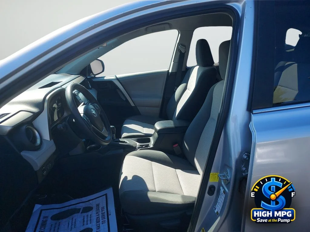 Used 2013 Silver Toyota LE image 29