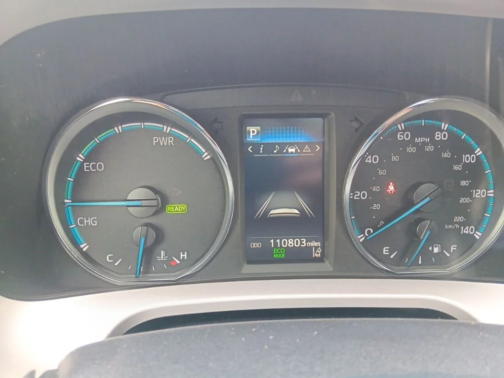Used 2018 Galactic Aqua Mica Toyota XLE image 19