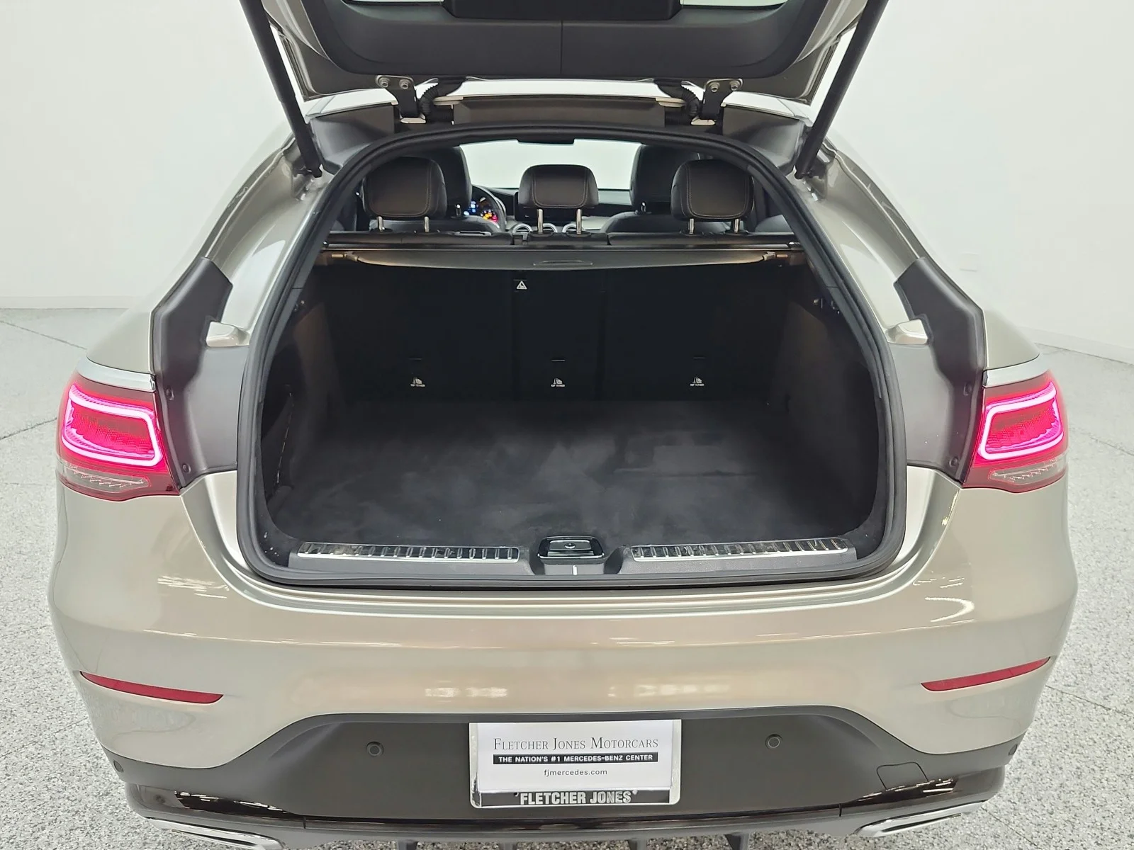 Used 2022 Mojave Silver Metallic Mercedes-Benz GLC 300 4MATIC® Coupe image 27