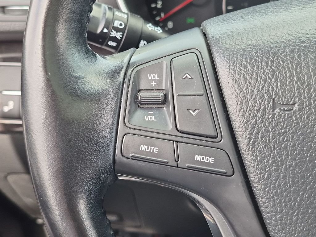 Used 2014 White Kia EX image 15