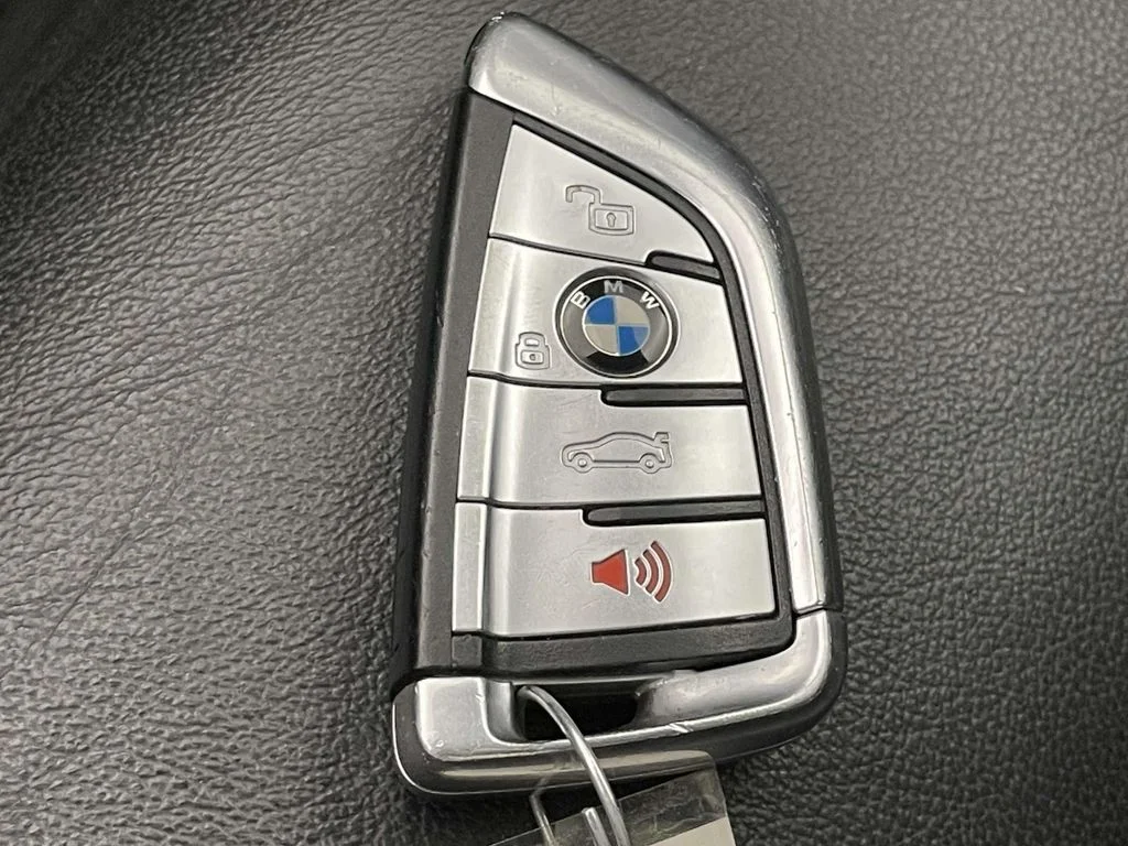 Used 2020 White BMW xDrive40i image 39