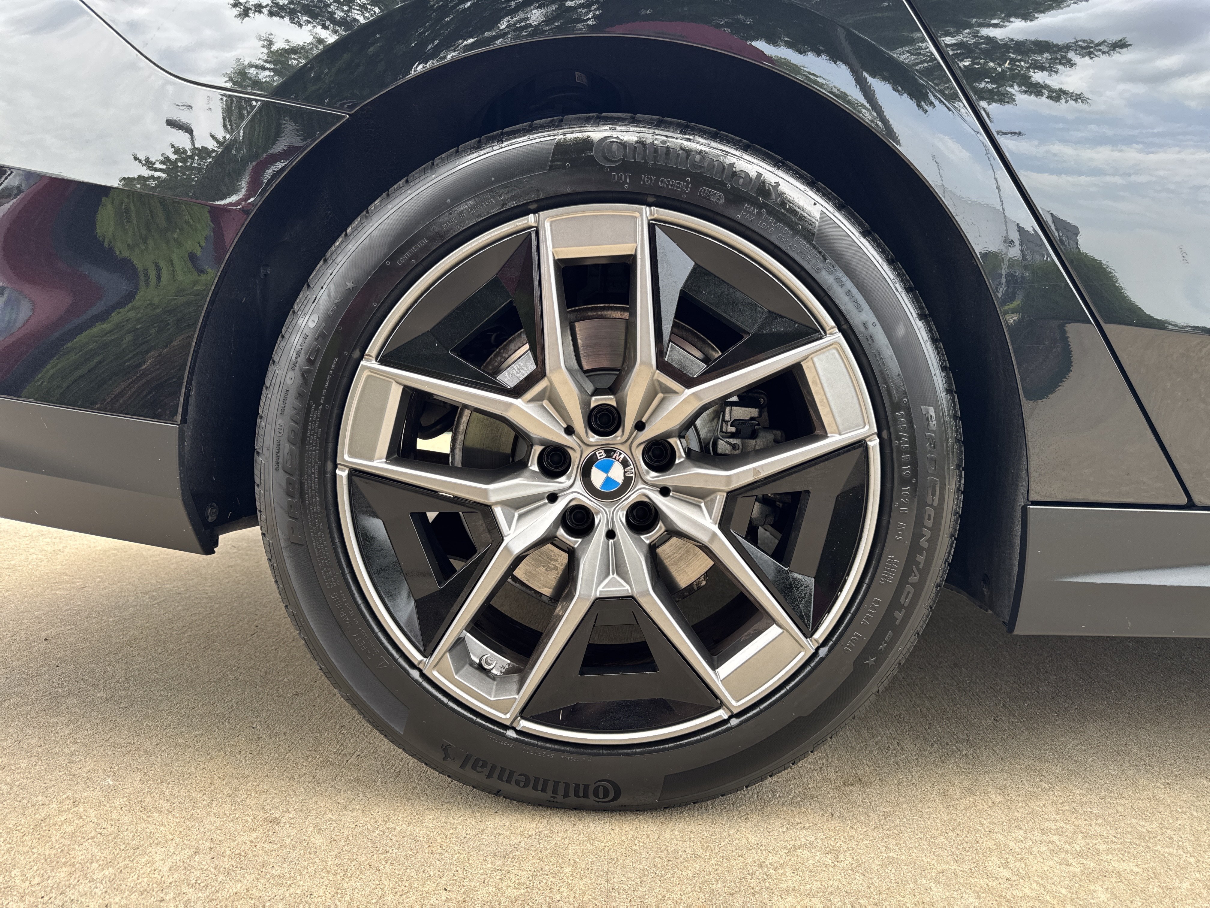 Certified Used 2026 Black Sapphire Metallic BMW 530i xDrive image 28