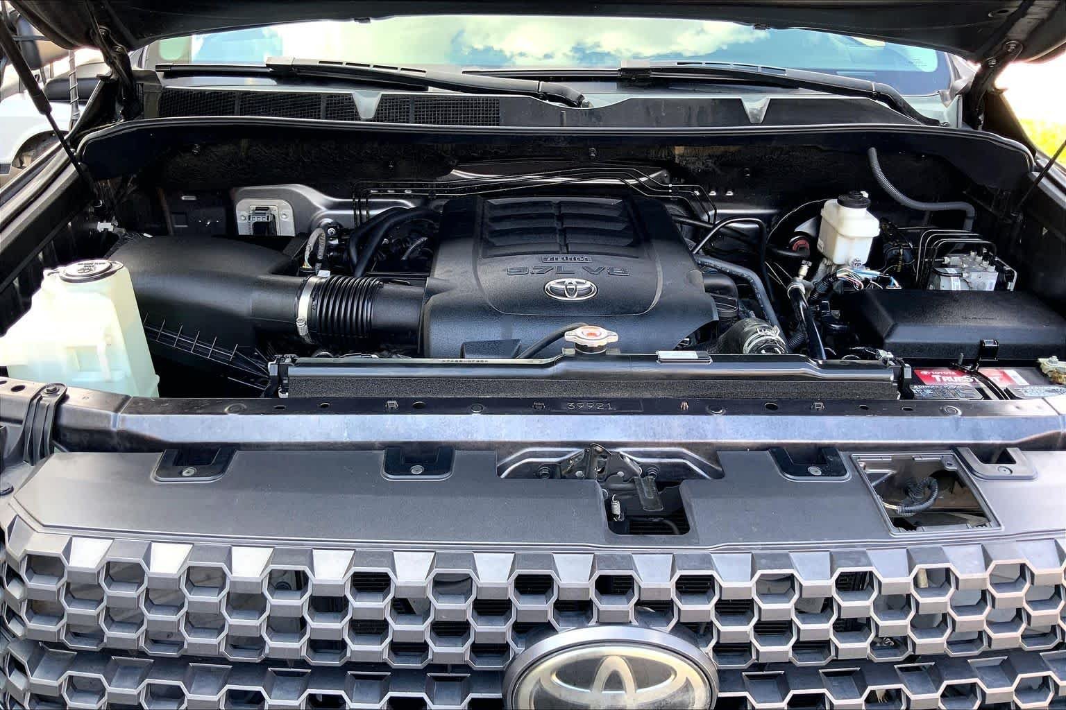 Used 2019 Magnetic Gray Metallic Toyota SR5 image 31