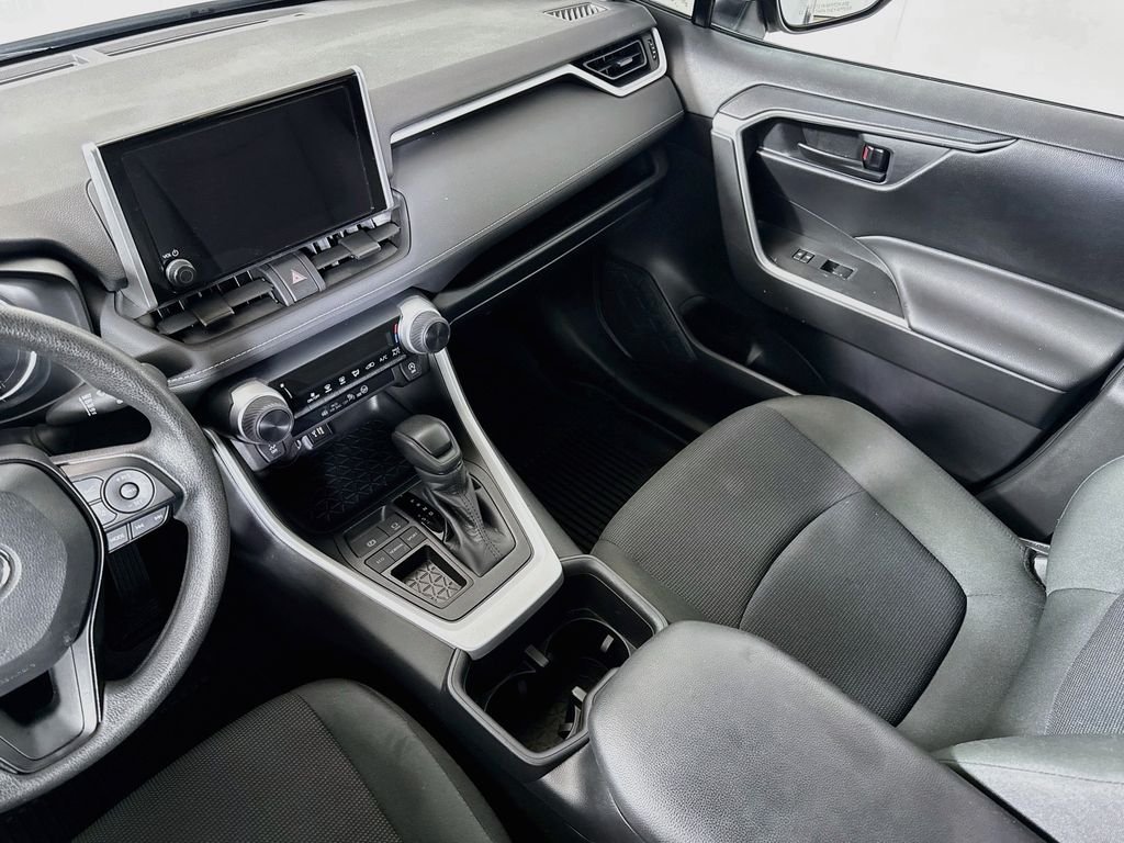 Used 2025 Silver Sky Metallic Toyota LE image 21