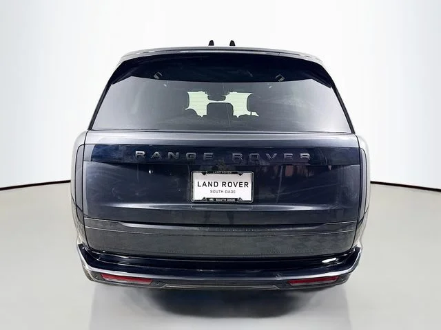 New 2026 Carpathian Gray Premium Metallic Land Rover SE image 6
