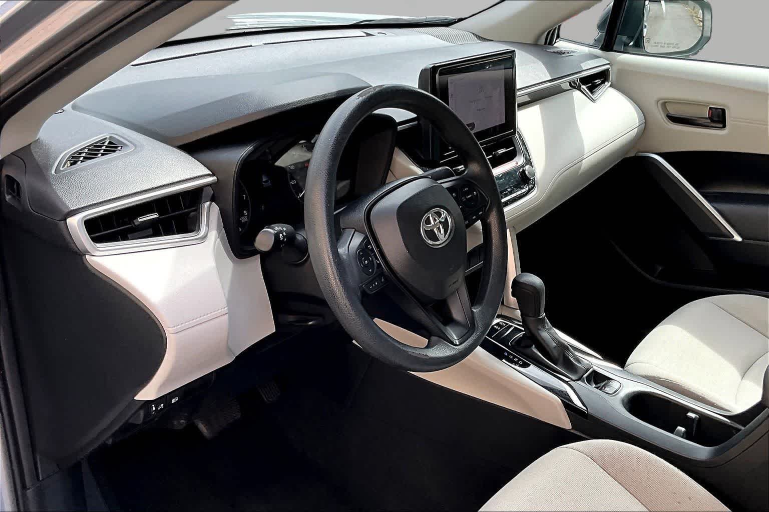 Used 2024 Sonic Silver Toyota L image 18