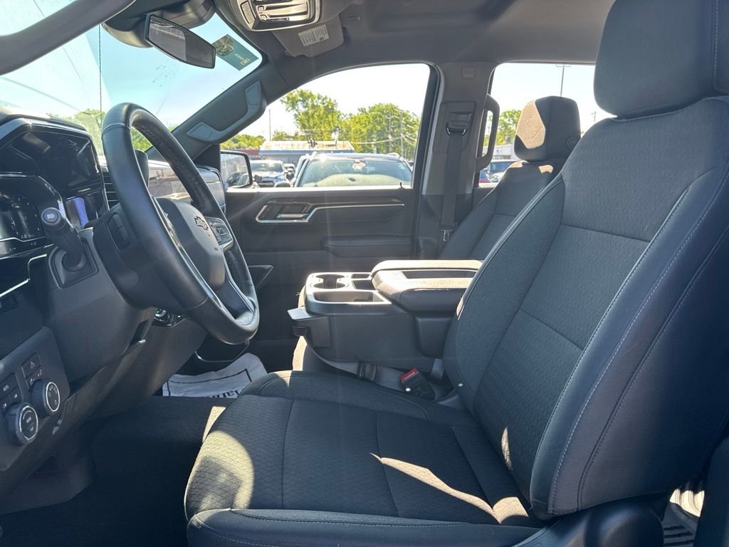 Used 2025 Gray Chevrolet LT image 2