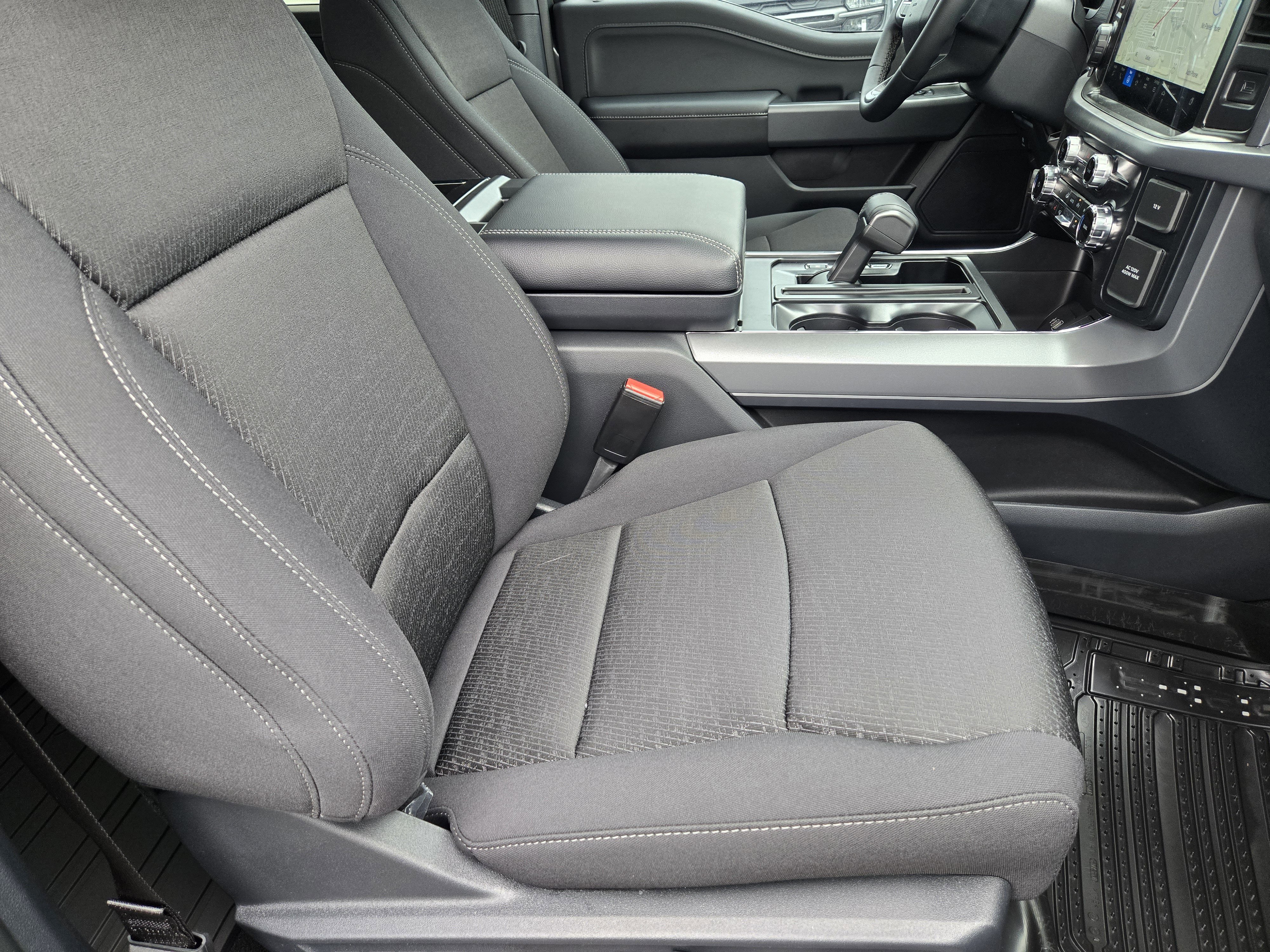 New 2026 Carbonized Gray Metallic Ford XLT image 9