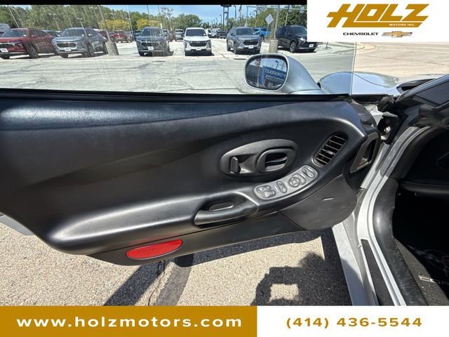 Used 2000 Sebring Silver Metallic Chevrolet 2dr Convertible image 19