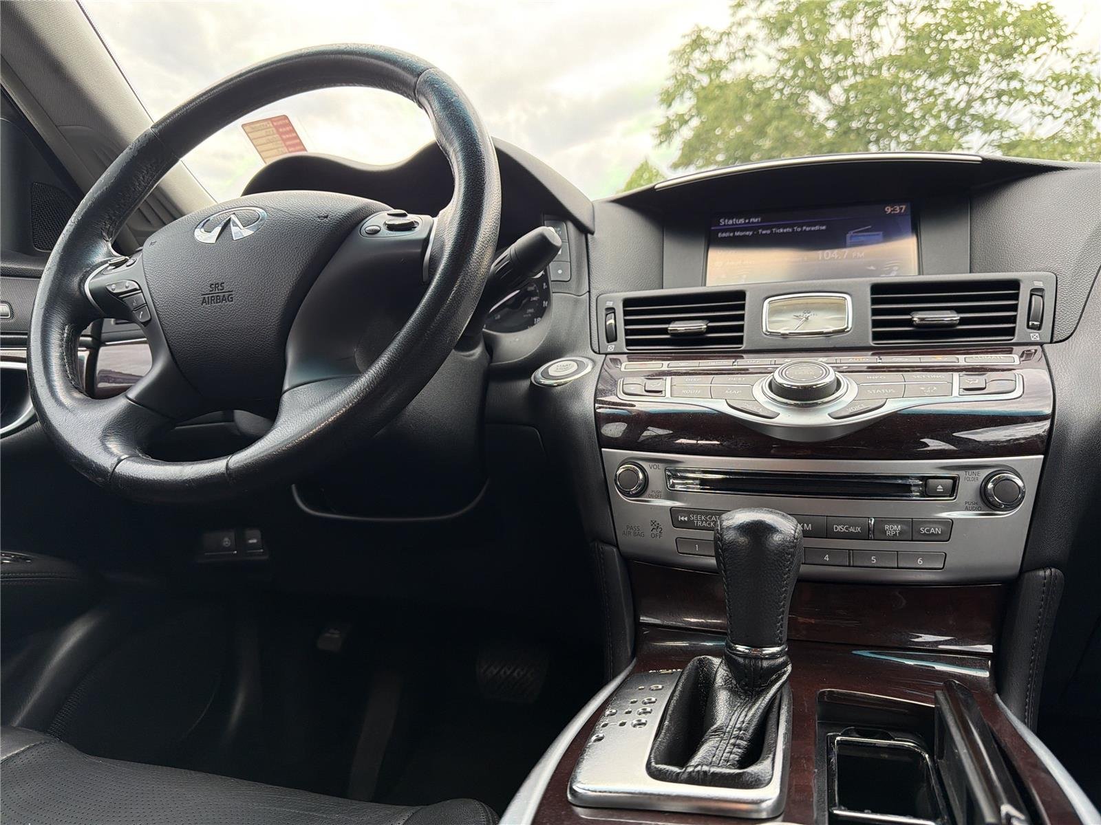 Used 2013  INFINITI Base image 3