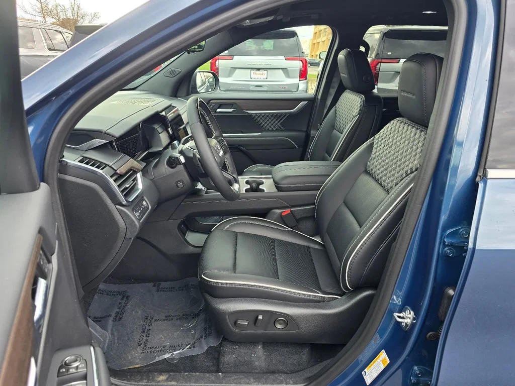 2026 GMC Acadia Denali - Photo 15