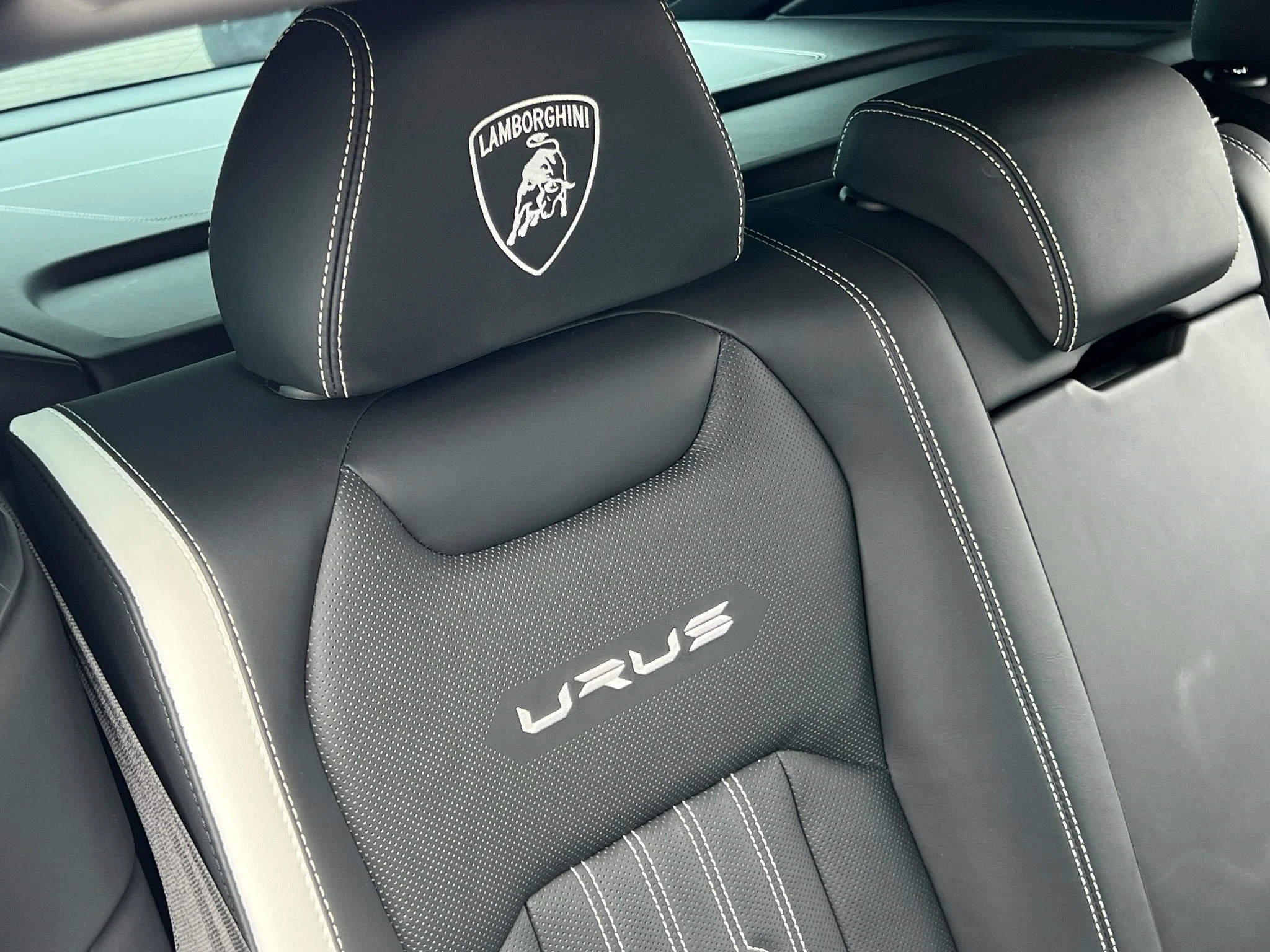 Used 2023 Blue Lamborghini Performante image 43