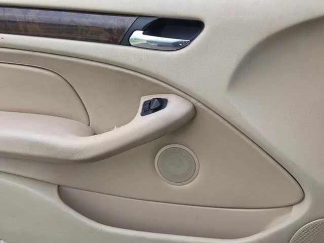 Used 2005  BMW 330i image 25