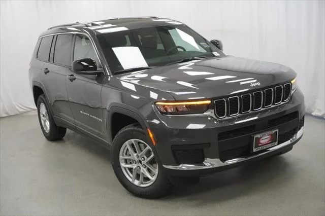 New 2026 Baltic Gray Metallic Clear-Coat Exterior Paint Jeep Laredo X image 8