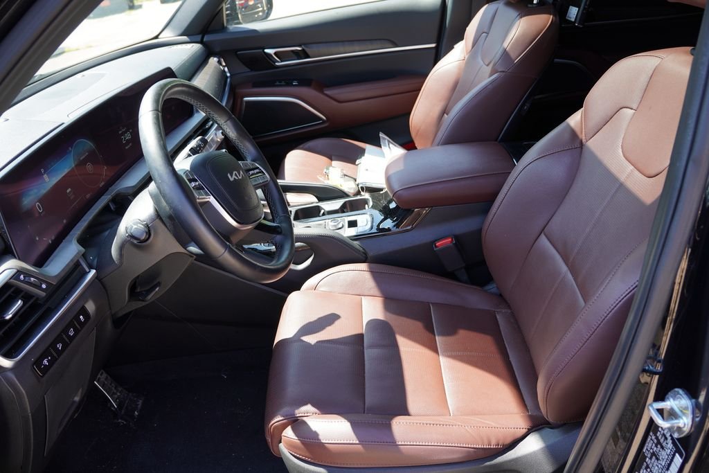 Used 2023 Ebony Black Kia SX image 5