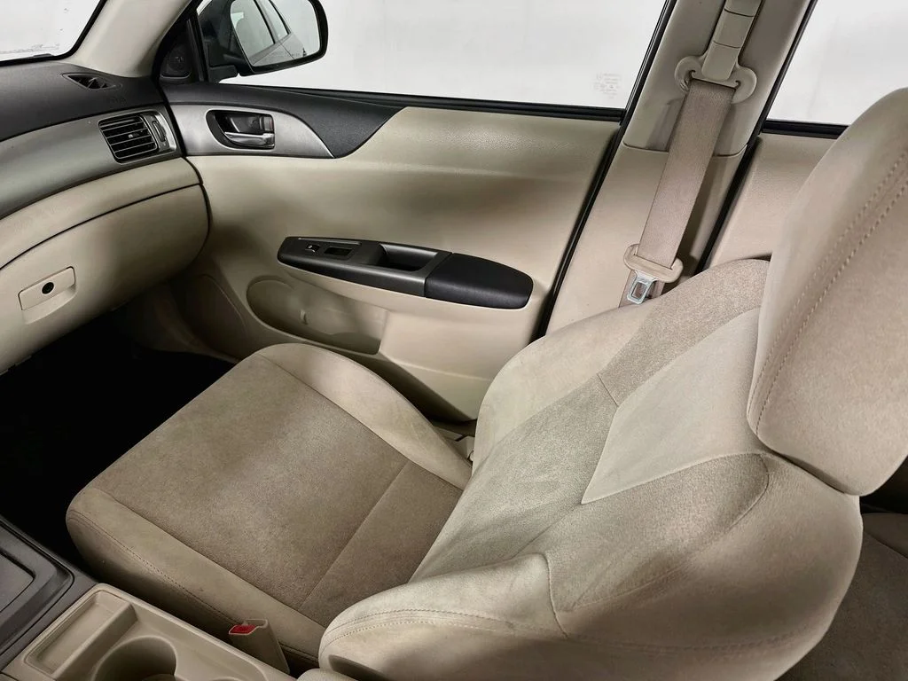 Used 2011 Obsidian Black Pearl Subaru 2.5i image 23