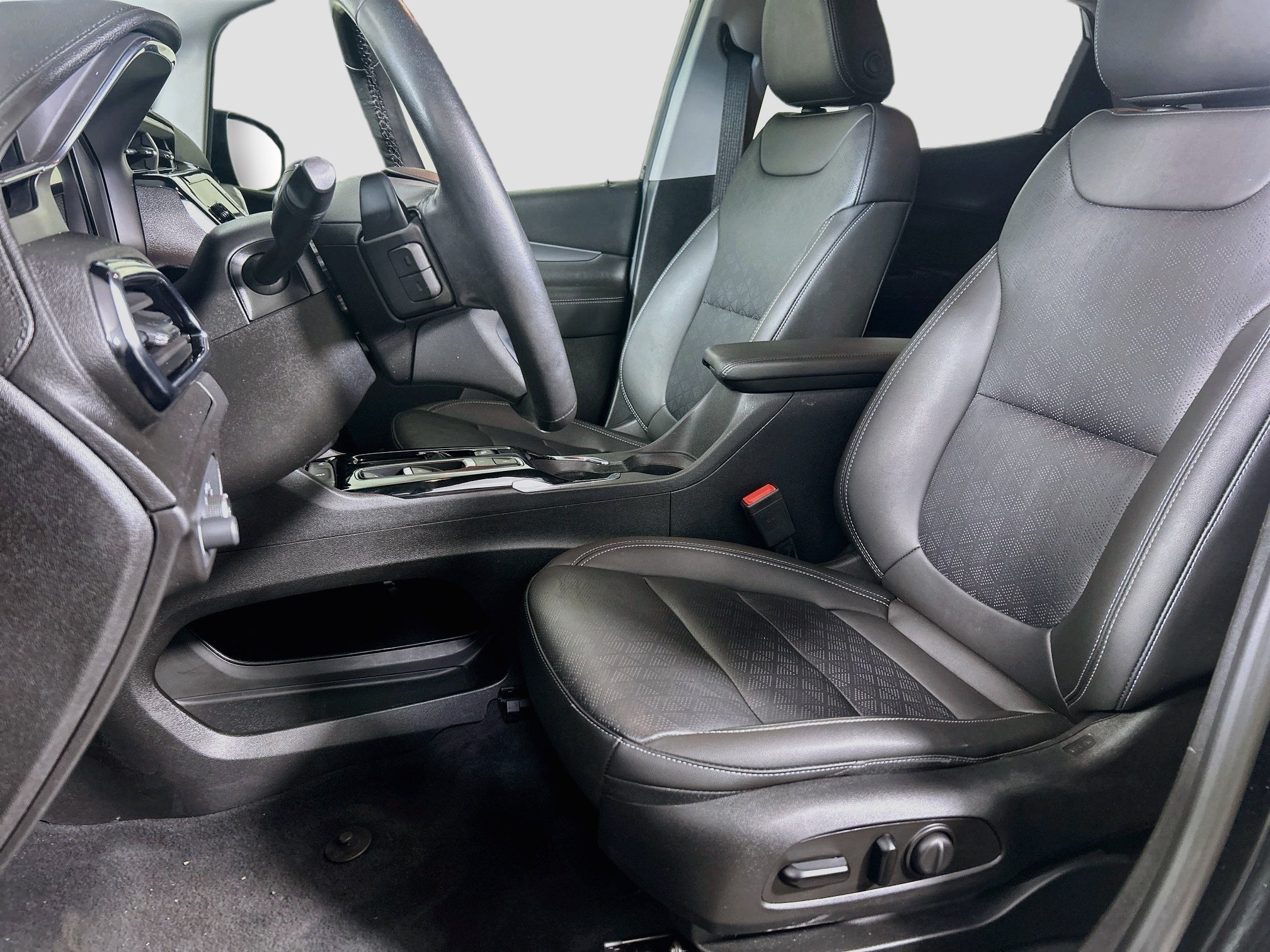 Used 2023 Mosaic Black Metallic Chevrolet 2LT image 22