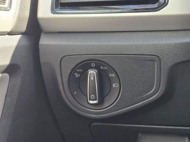 2023 Volkswagen Atlas Cross Sport SE w/Tech - Photo 17
