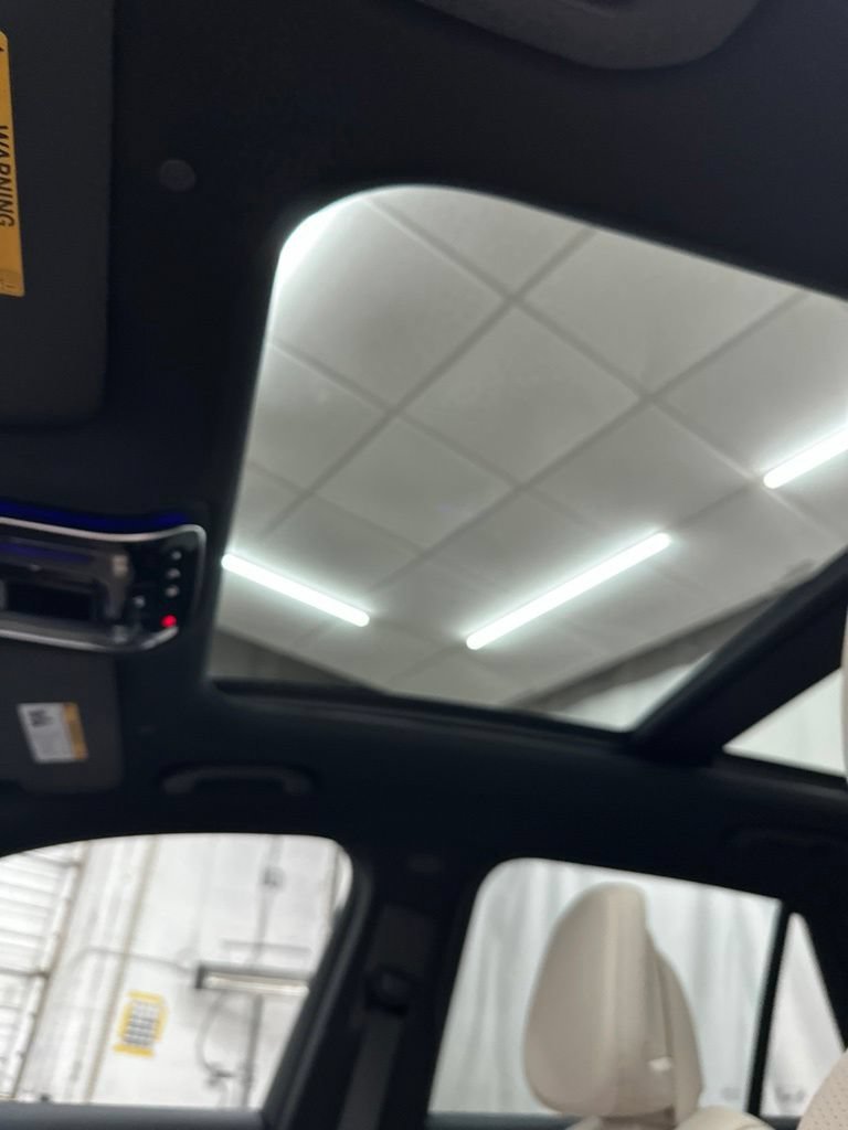 New 2027 Polar White Mercedes-Benz GLC 300 image 52