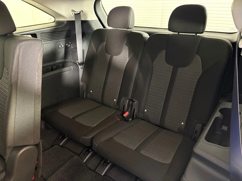 New 2026 Glacial White Pearl Kia LX image 37