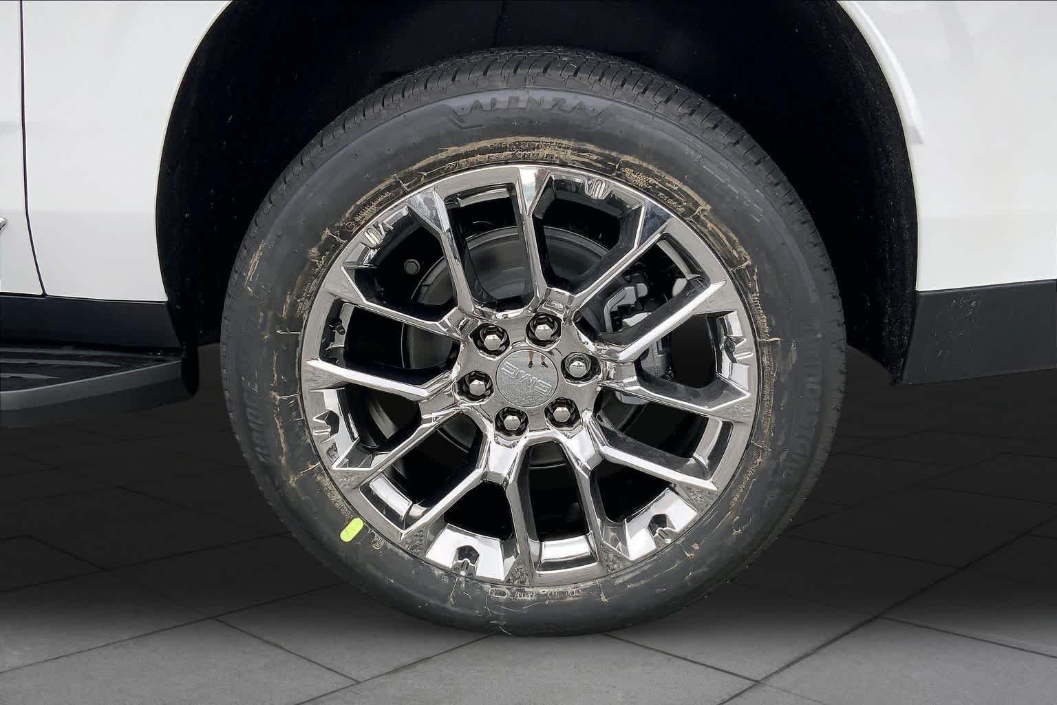 New 2026 Summit White GMC Elevation image 11
