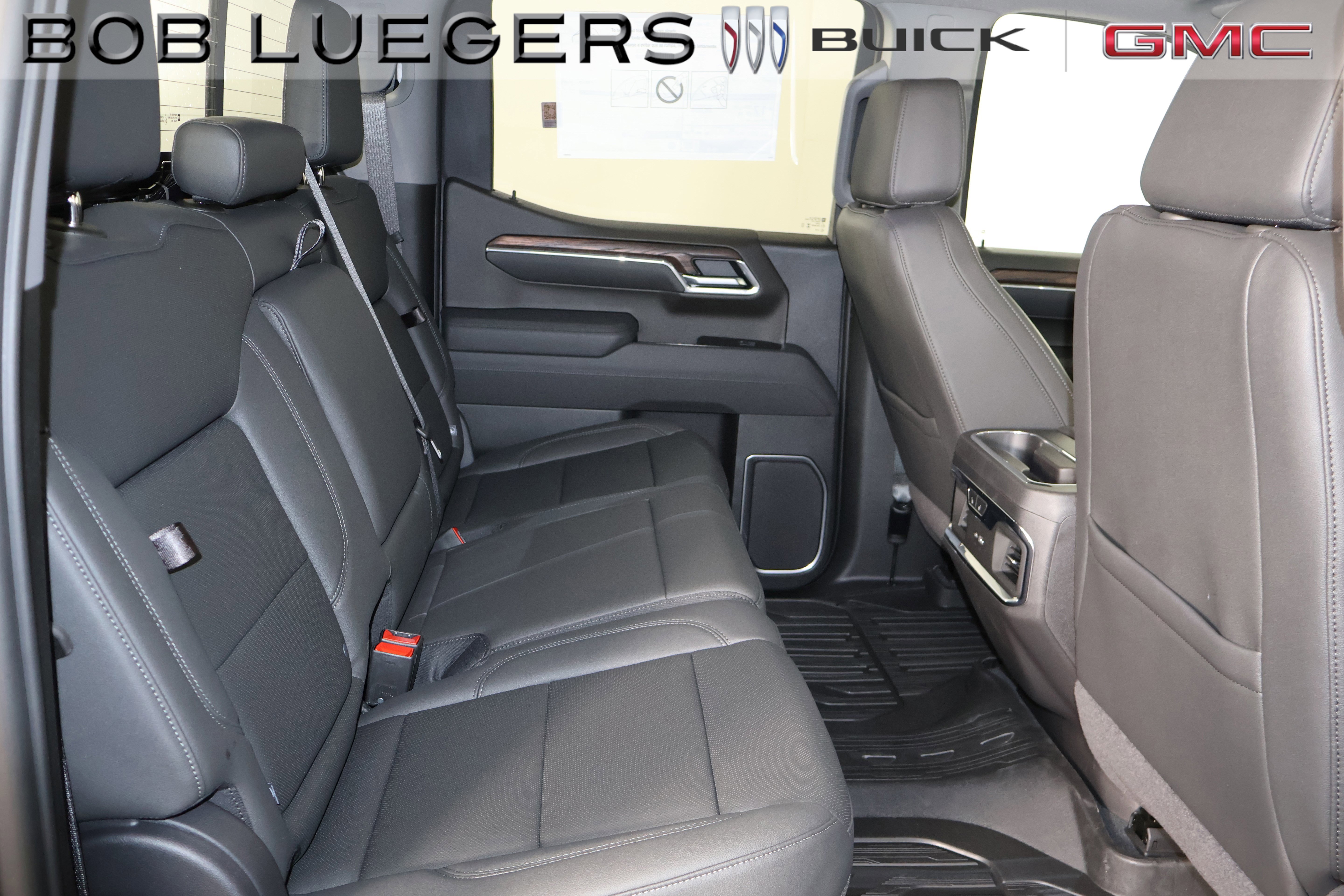 2026 GMC Sierra 1500 SLT - Photo 19