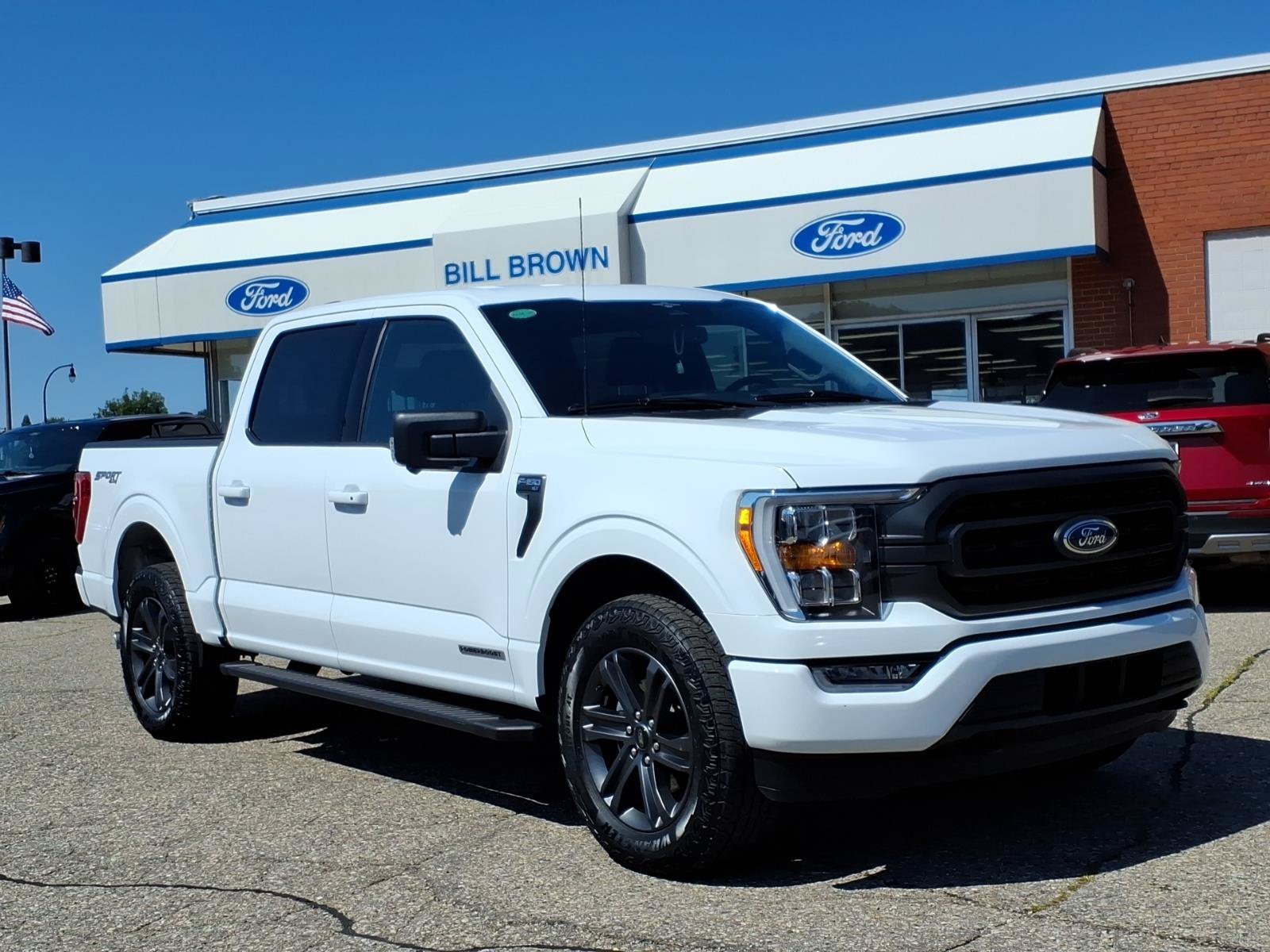 Used 2023 Oxford White Ford XLT image 1