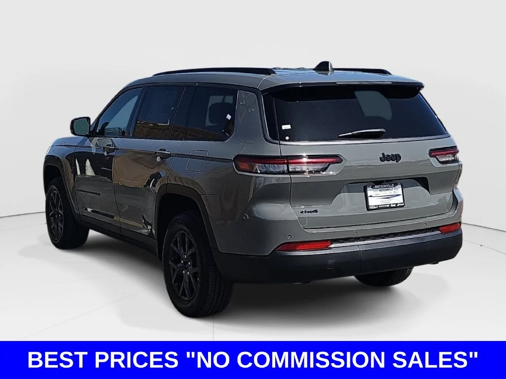 New 2027 Sting-Gray Clearcoat Jeep Laredo Altitude image 5