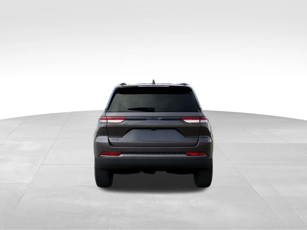 New 2026 Baltic Gray Metallic Clear-Coat Exterior Paint Jeep Laredo Altitude image 8