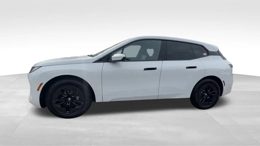 Certified Used 2026 White BMW xDrive45 image 10