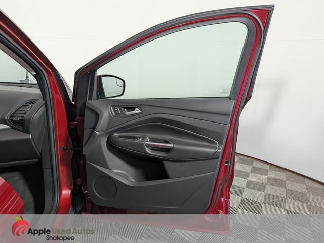 Used 2016 Red Ford SE image 33